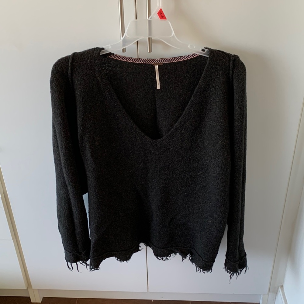 Cozy oversized Free People sweater with fringe, size S